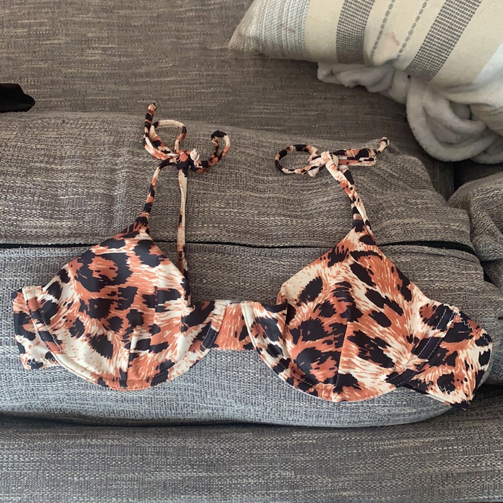 Leopard bikini